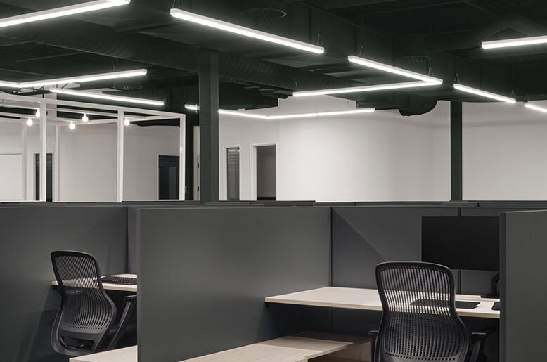 Aubainerie office with Tayco's Switch office furniture system